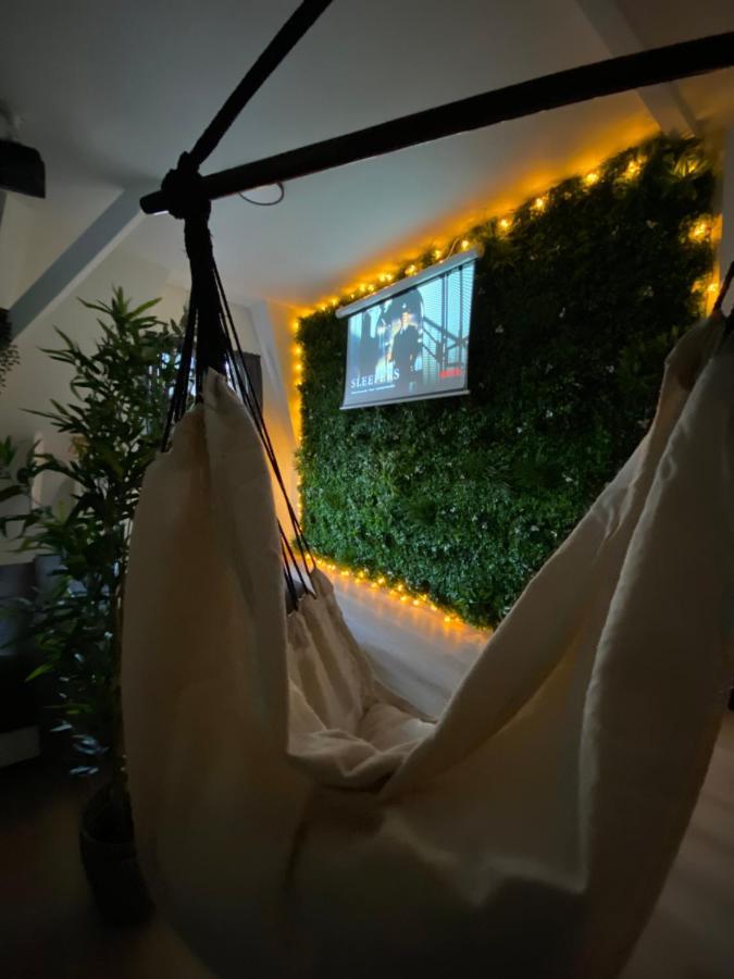 Apartment Capsule Roubaix/lille Balneo*home Cinema*billard *